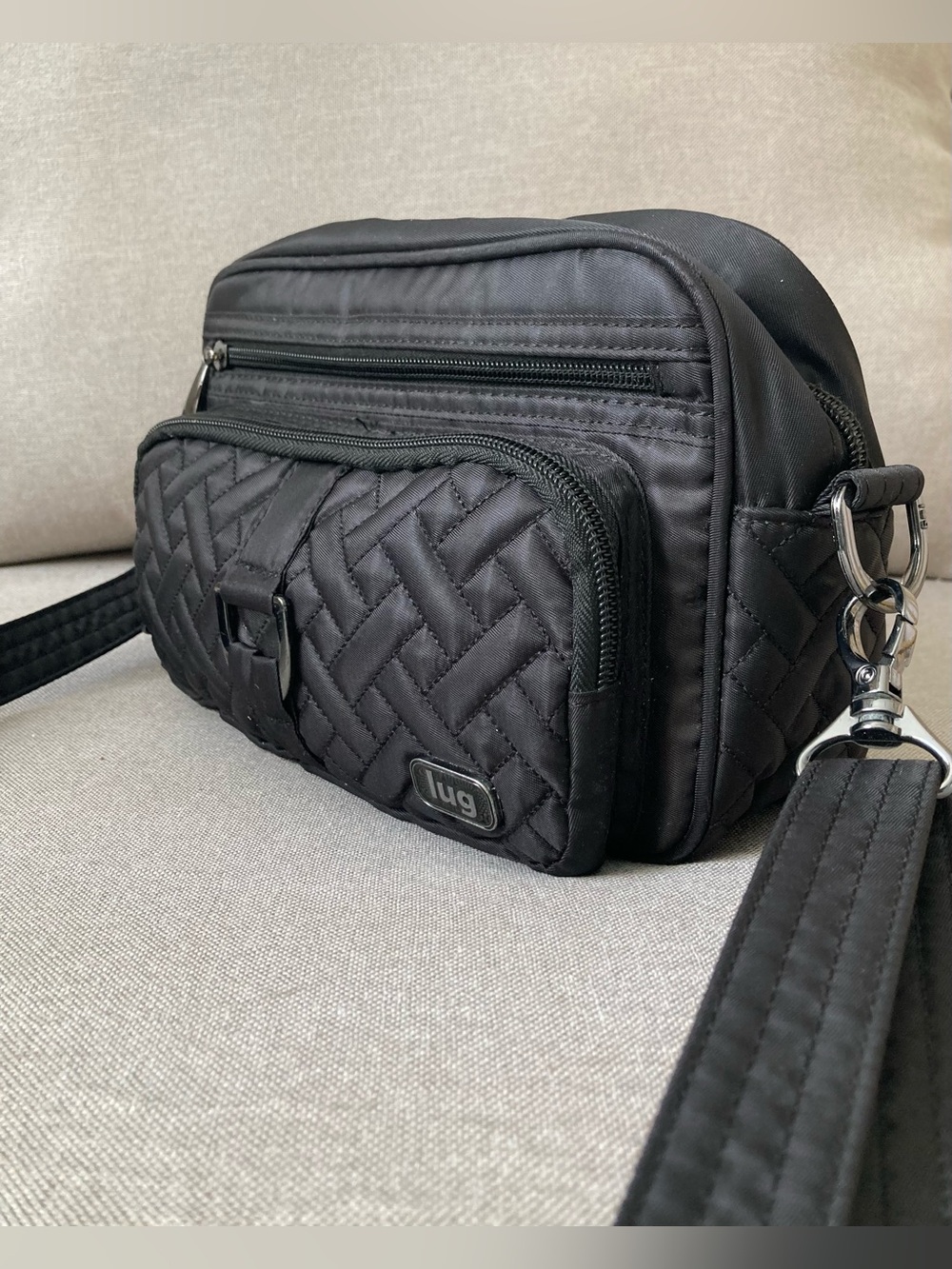 Lug Carousel XL RFID Crossbody & Belt Bag Black Quilted Travel Organizer EUC - Picture 3 of 12